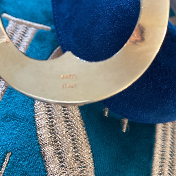 Pre - owned Authentic Vintage  Gucci Suede and Gold Buckle Belt - Picture 7 of 16